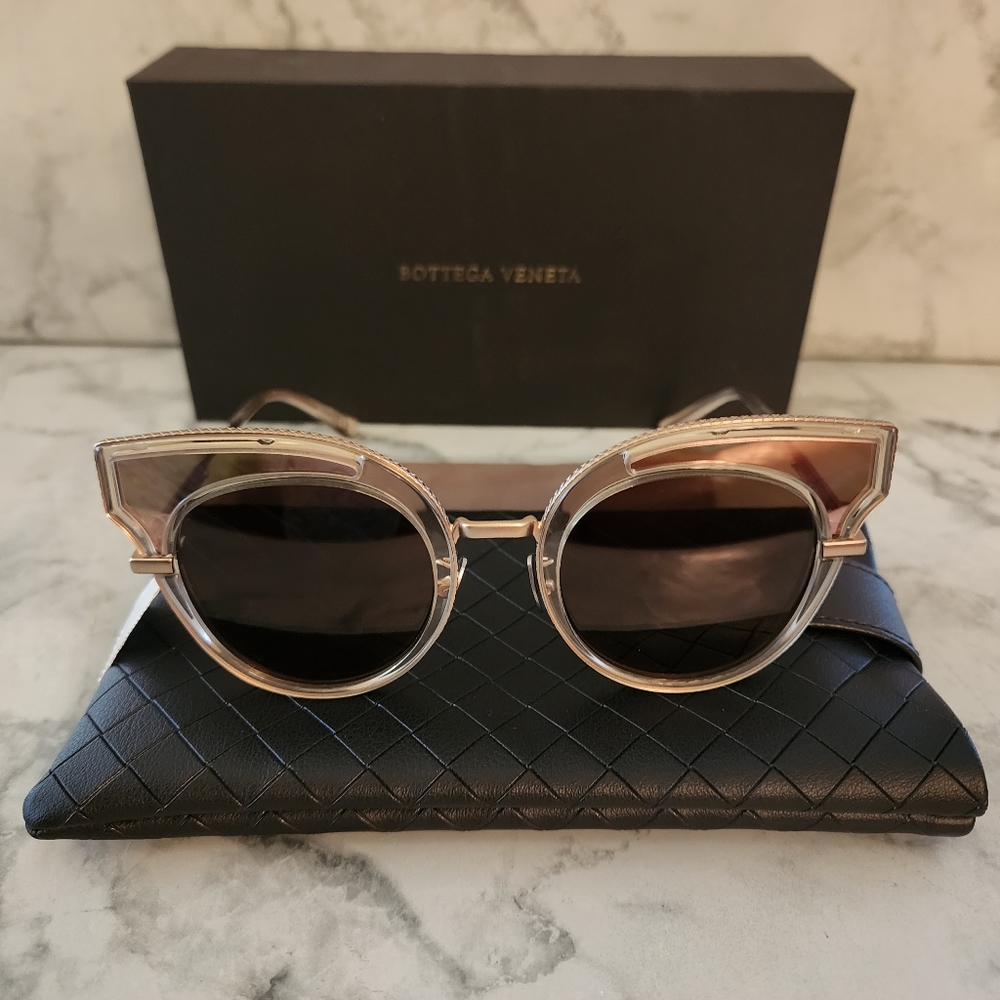 NEW Bottega Veneta 4mm Acetate Cat Eye Sunglasses Brown (Style BV0094S-002)